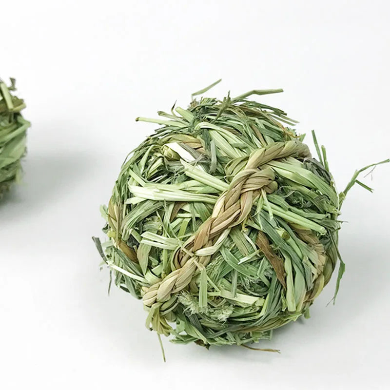 7CM Chewing Braided Natural Grass Ball